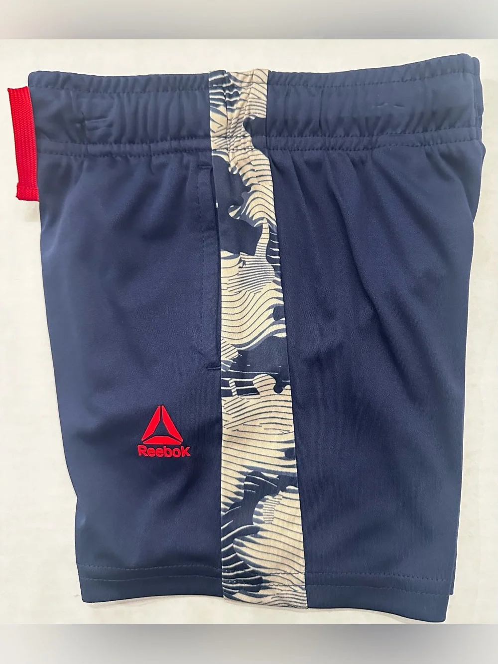 Reebok Toddler Boys Size 2T Red Graphic T-Shirt and Navy Blue Shorts Set NWT's